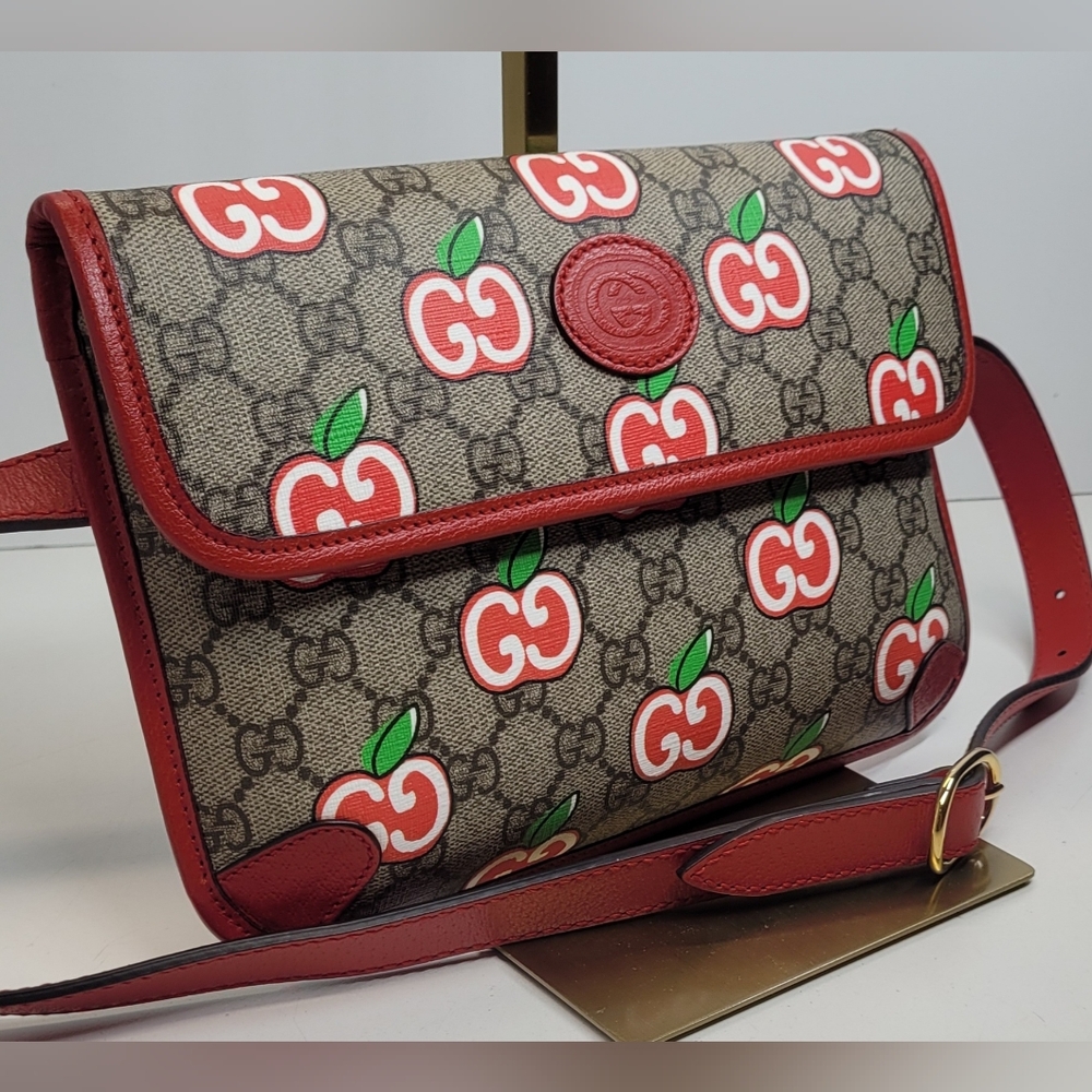SOLD ❌Gucci GG Supreme Special Edition Coated Canvas Apple Monogram Bumbag 🩷
